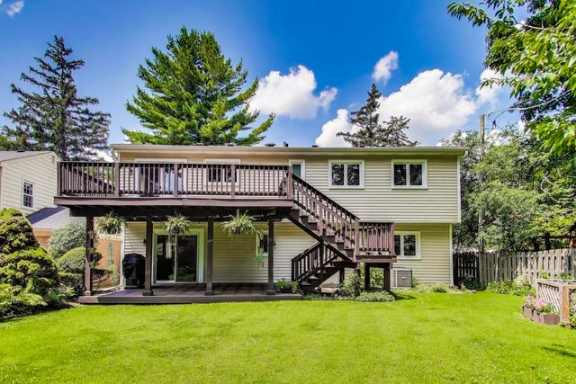 111 S Brighton Place, Arlington Heights, IL 60004