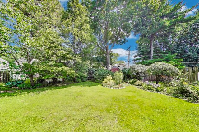 111 S Brighton Place, Arlington Heights, IL 60004