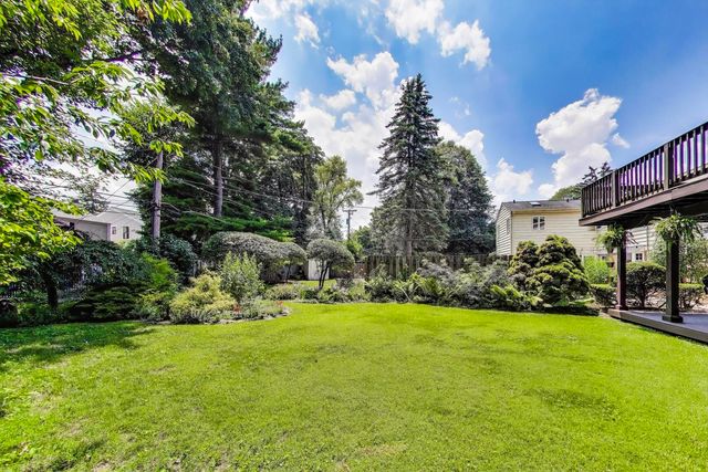 111 S Brighton Place, Arlington Heights, IL 60004