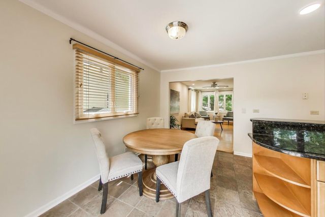 111 S Brighton Place, Arlington Heights, IL 60004