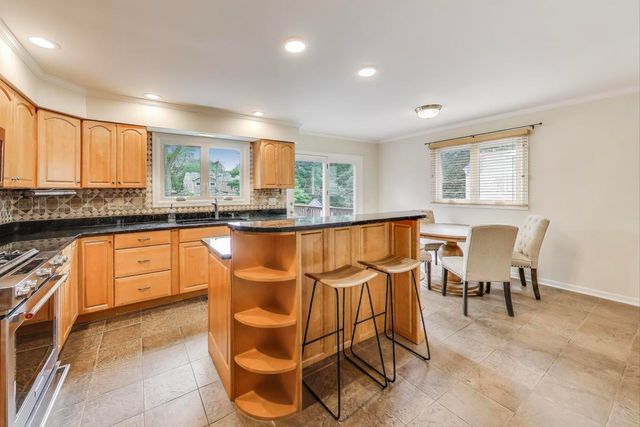 111 S Brighton Place, Arlington Heights, IL 60004