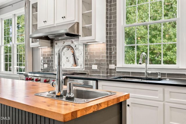 103 Commons Way Drive, Chapel Hill, NC 27516
