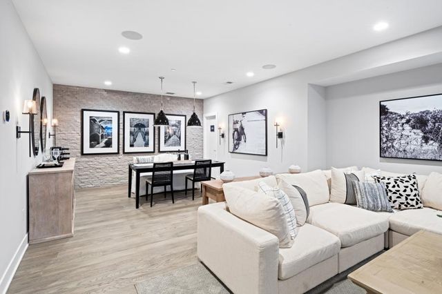 4 Carriage Lane 82, Chappaqua, NY 10514