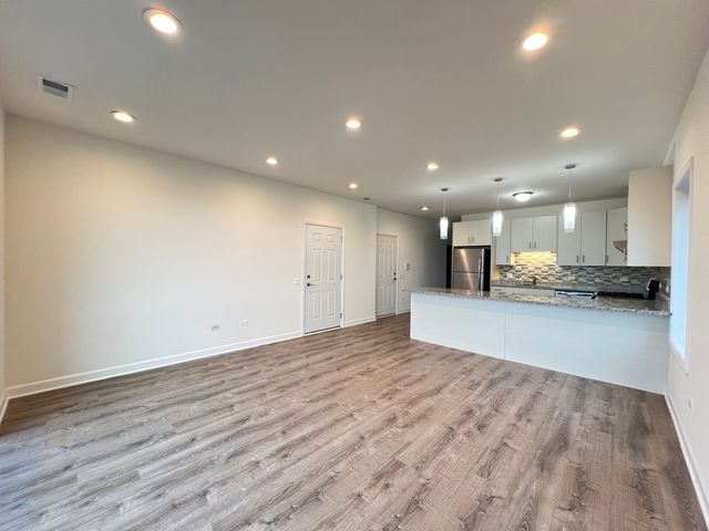 3220 S Ashland Avenue 3N, Chicago, IL 60609