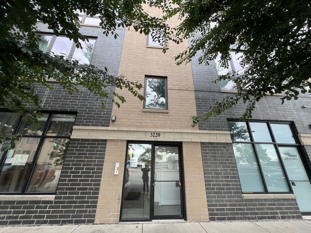 3220 S Ashland Avenue 3N, Chicago, IL 60609