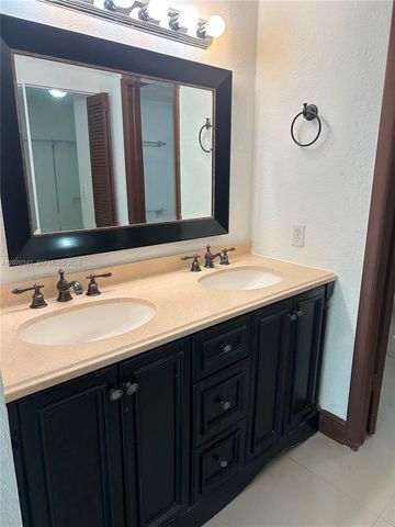 10120 SW 127th Avenue, Miami, FL 33186