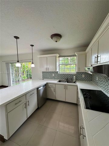 10120 SW 127th Avenue, Miami, FL 33186