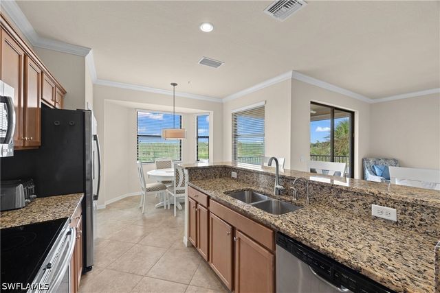 9820 Giaveno CIR 1446, Naples, FL 34113