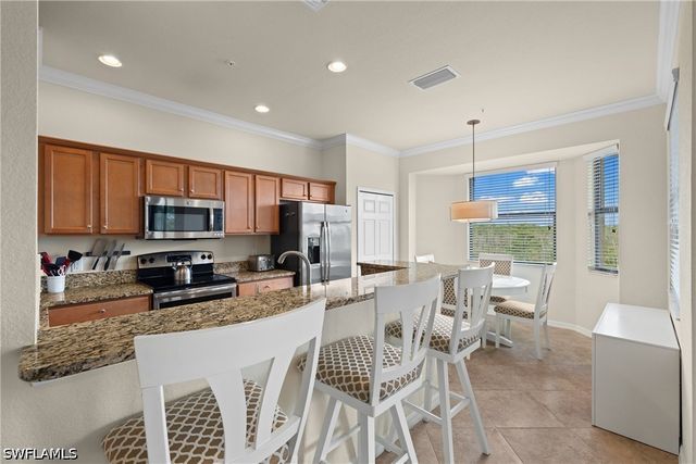 9820 Giaveno CIR 1446, Naples, FL 34113