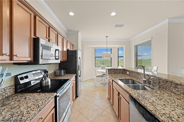 9820 Giaveno CIR 1446, Naples, FL 34113