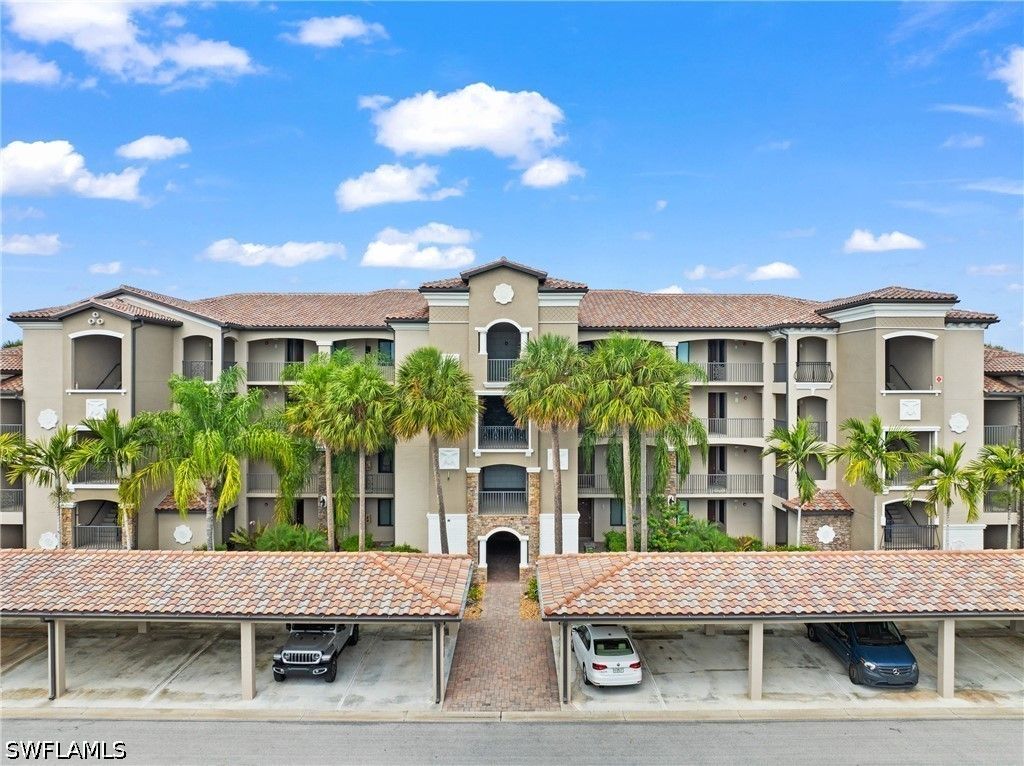 9820 Giaveno CIR 1446, Naples, FL 34113