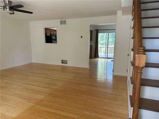 10 Fort Lee Court, Easton, PA 18040
