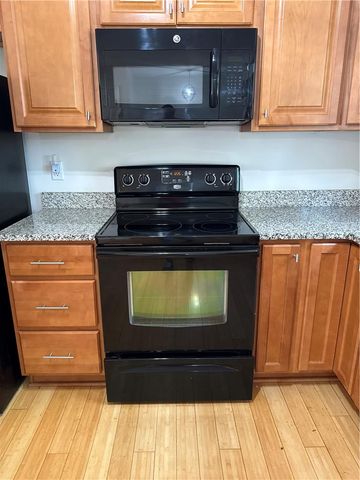 10 Fort Lee Court, Easton, PA 18040