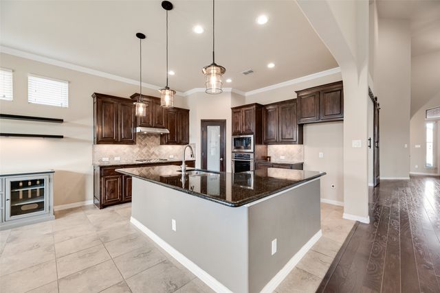 216 Equestrian Road, Hickory Creek, TX 75065