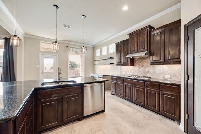 216 Equestrian Road, Hickory Creek, TX 75065