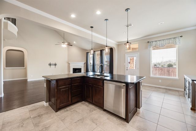 216 Equestrian Road, Hickory Creek, TX 75065