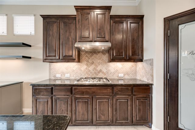 216 Equestrian Road, Hickory Creek, TX 75065