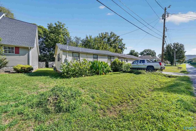 809 Rison Avenue NE, Huntsville, AL 35801