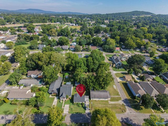 809 Rison Avenue NE, Huntsville, AL 35801