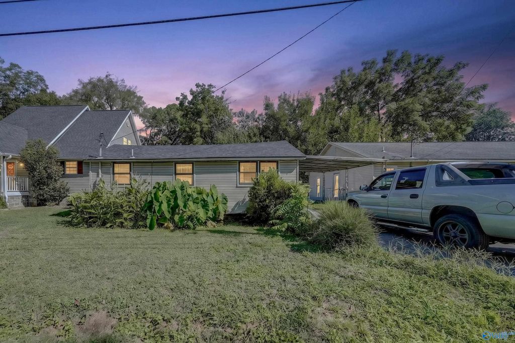 809 Rison Avenue NE, Huntsville, AL 35801