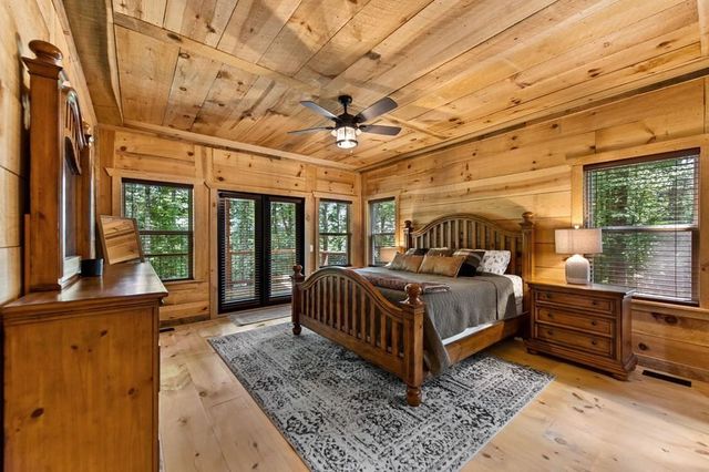 290 Graham Court, Ellijay, GA 30540