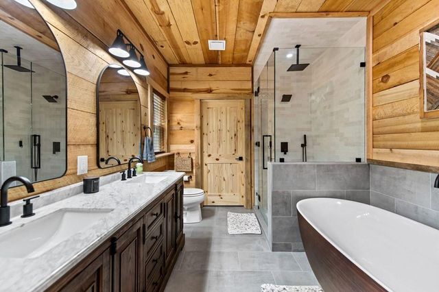 290 Graham Court, Ellijay, GA 30540