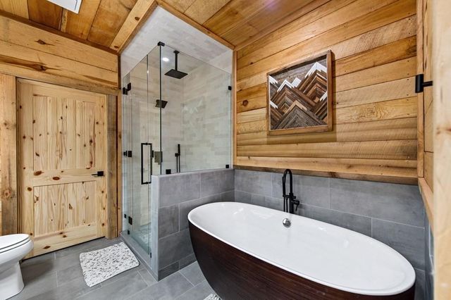 290 Graham Court, Ellijay, GA 30540