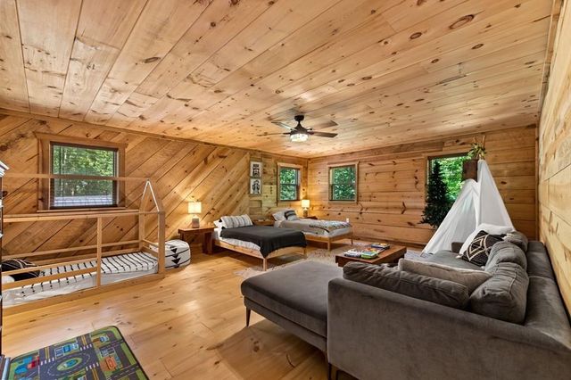 290 Graham Court, Ellijay, GA 30540