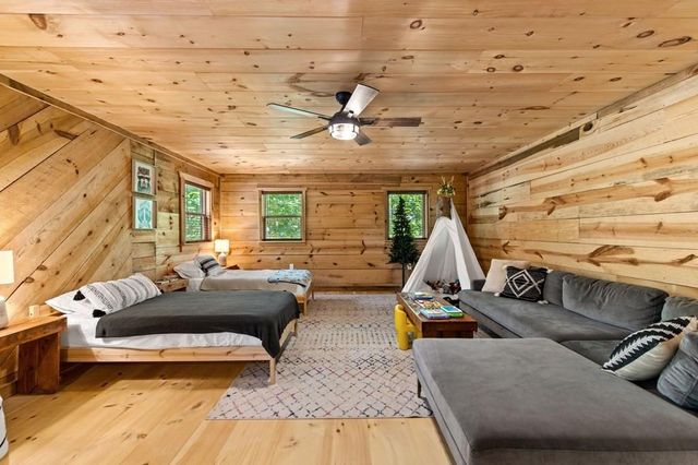 290 Graham Court, Ellijay, GA 30540