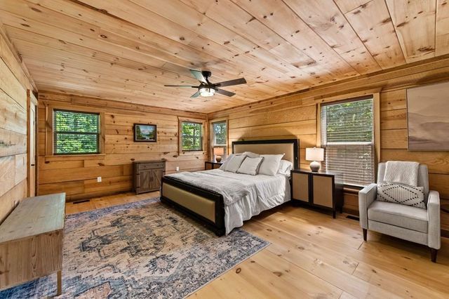 290 Graham Court, Ellijay, GA 30540