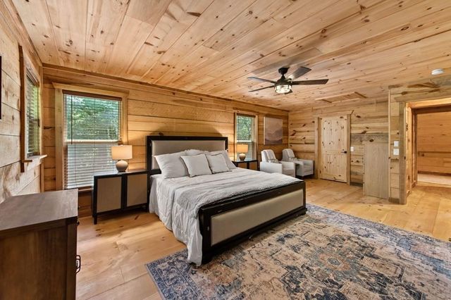 290 Graham Court, Ellijay, GA 30540