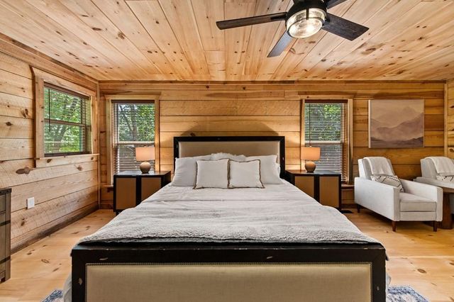 290 Graham Court, Ellijay, GA 30540