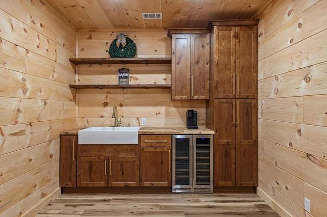 290 Graham Court, Ellijay, GA 30540