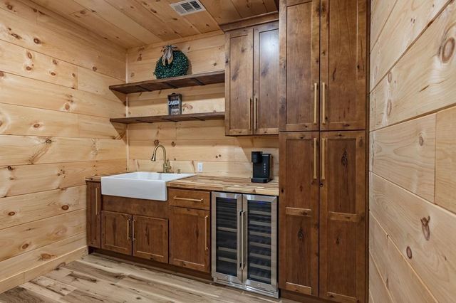 290 Graham Court, Ellijay, GA 30540