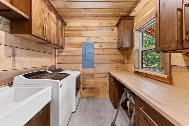 290 Graham Court, Ellijay, GA 30540