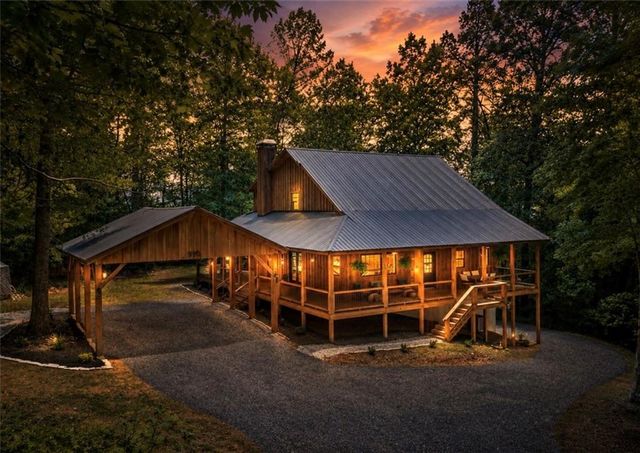 290 Graham Court, Ellijay, GA 30540