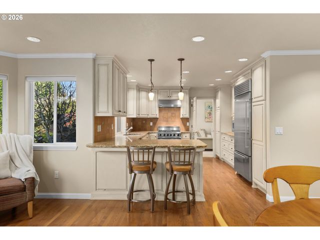 12878 Sw SIERRA VISTA Dr, Lake Oswego, OR 97035