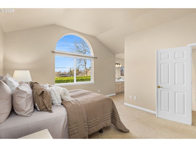 12878 Sw SIERRA VISTA Dr, Lake Oswego, OR 97035