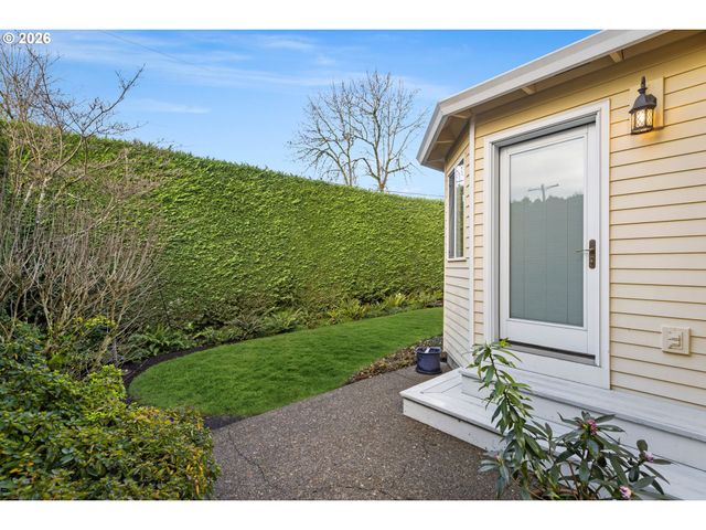 12878 Sw SIERRA VISTA Dr, Lake Oswego, OR 97035