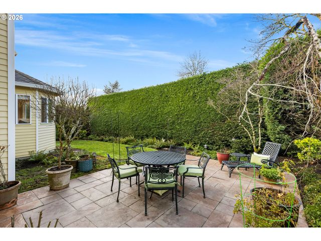 12878 Sw SIERRA VISTA Dr, Lake Oswego, OR 97035