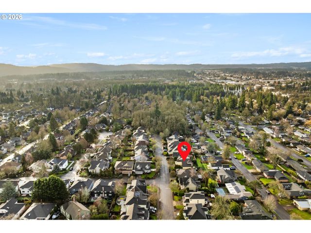 12878 Sw SIERRA VISTA Dr, Lake Oswego, OR 97035
