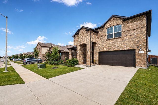 1012 Croxley Way, Justin, TX 76247