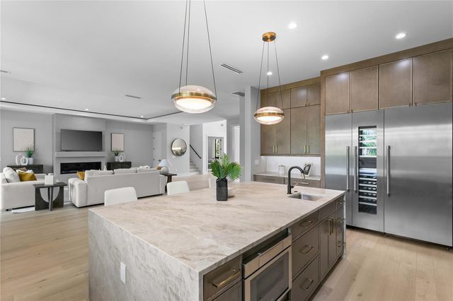 5003 W POE AVENUE, Tampa, FL 33629