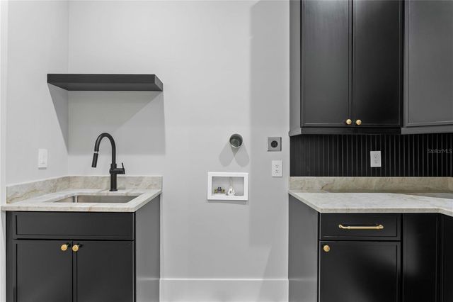 5003 W POE AVENUE, Tampa, FL 33629