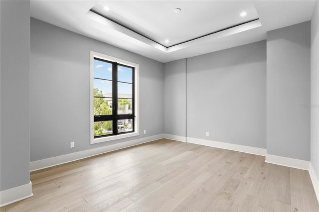 5003 W POE AVENUE, Tampa, FL 33629