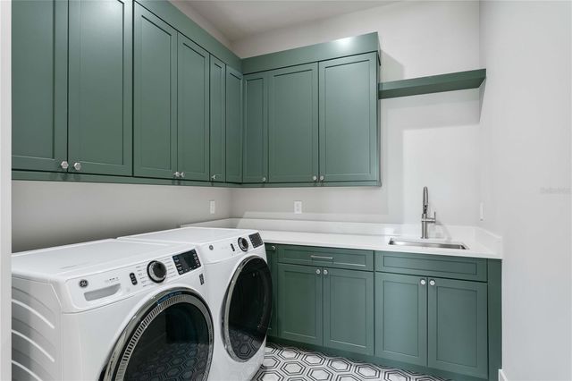 5003 W POE AVENUE, Tampa, FL 33629