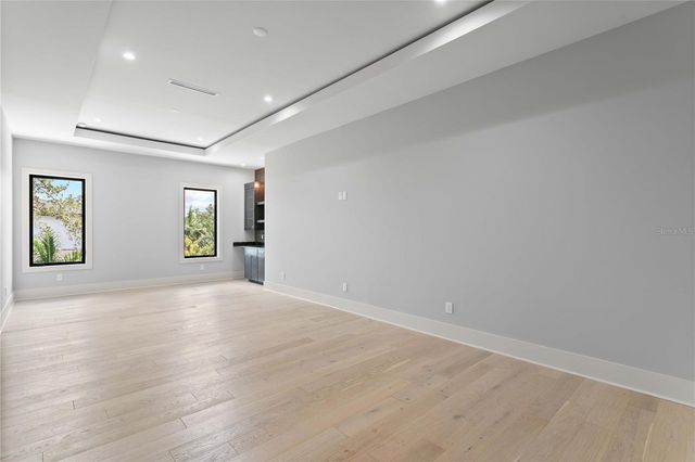 5003 W POE AVENUE, Tampa, FL 33629