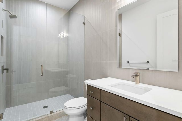 5003 W POE AVENUE, Tampa, FL 33629