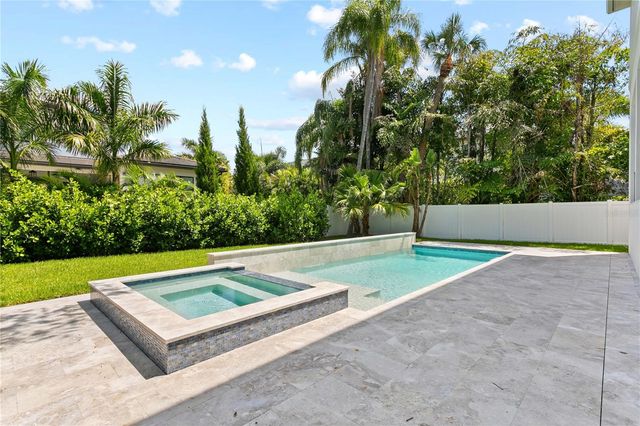 5003 W POE AVENUE, Tampa, FL 33629