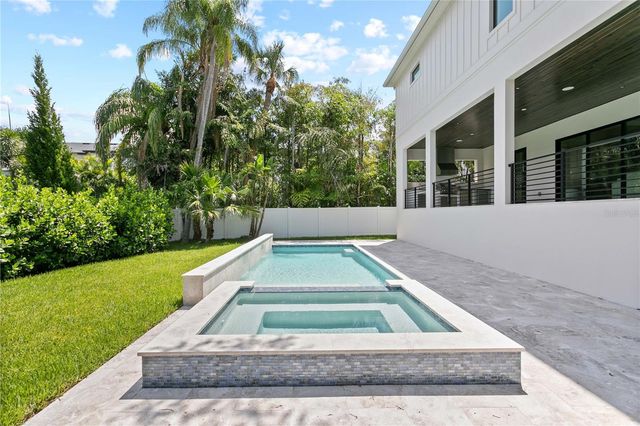5003 W POE AVENUE, Tampa, FL 33629